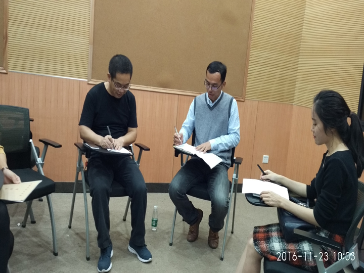 公明中英文學(xué)?？茖W(xué)組與李松朗小學(xué)互助磨課