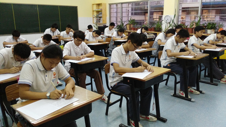 深圳市龍華中英文實驗學校初中部舉行現場作文比賽