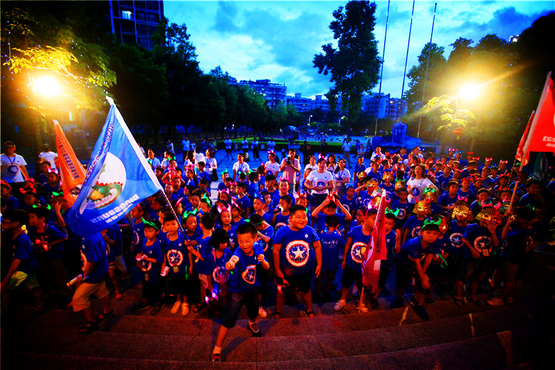 第十四屆牛津實戰英語夏令營“重建時光機器”篝火晚會成功舉辦