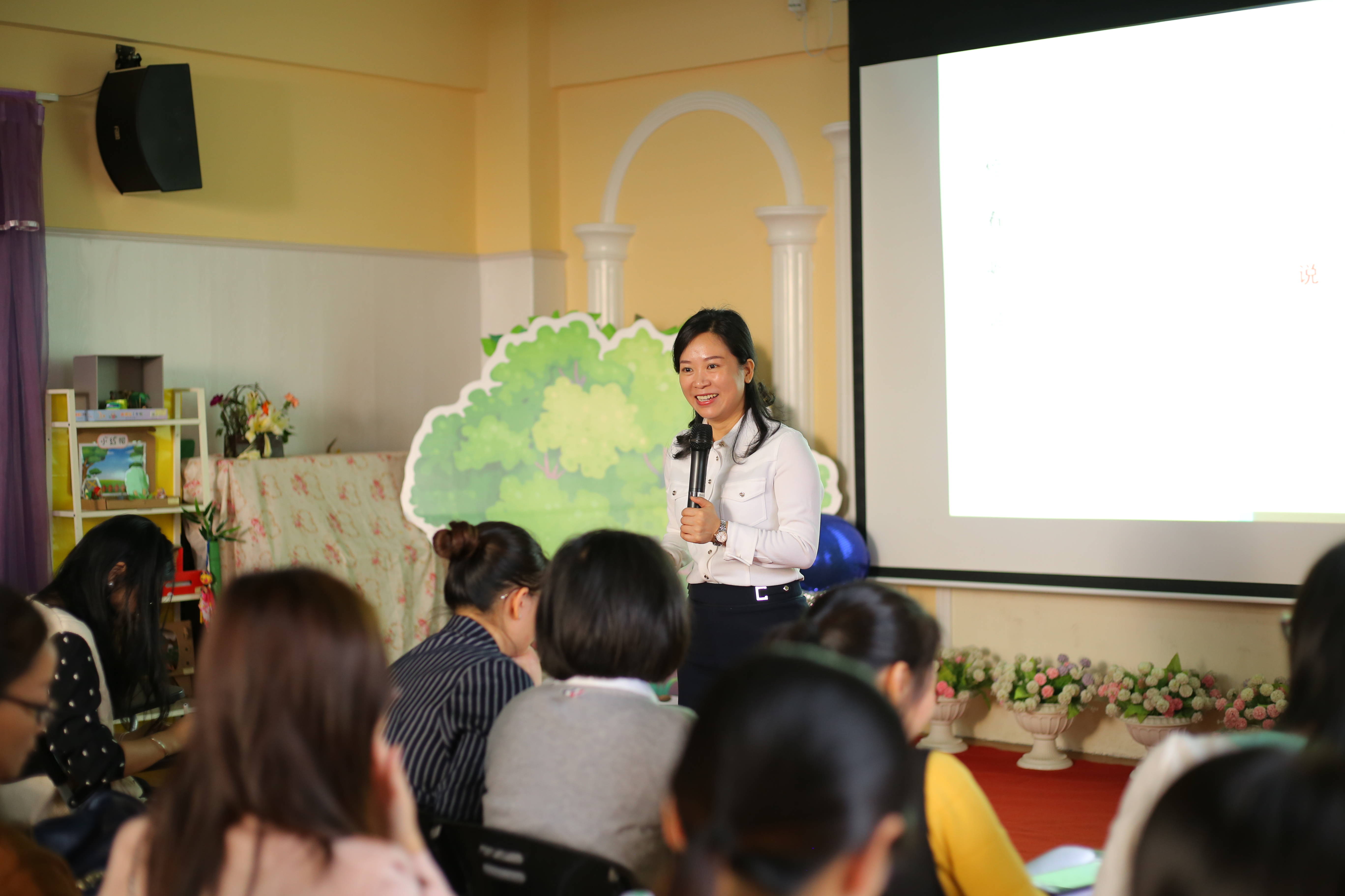 科學的家庭教育成就健康快樂的孩子  ——光明區學前教育家園共育公益指導進社區活動