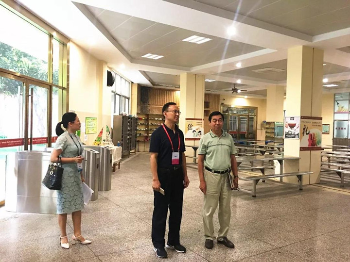 責任督學來校督導，美好教育再添助力——龍華區中小學第六責任區督學一行5人來我校進行督導檢查