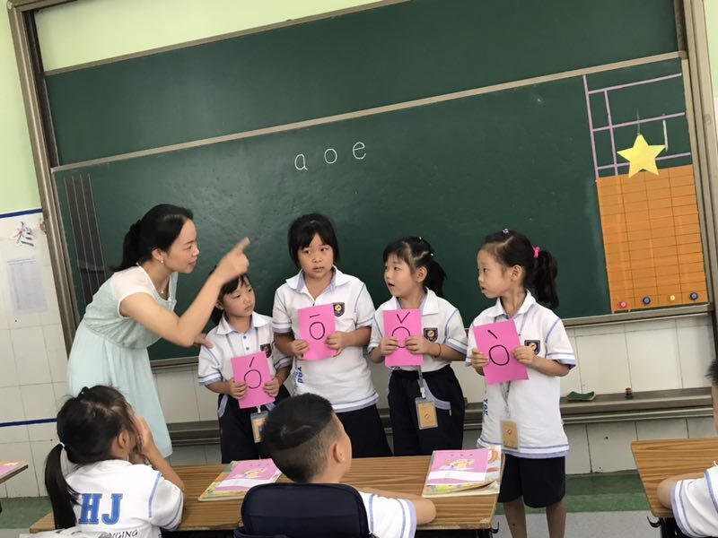 落實“兩個常規”，實施“青藍工程” ——小學低年級段語文學科教研重實訓