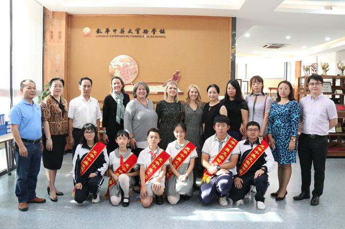 接待美國精英高中來訪，拓寬中西文化交流之路