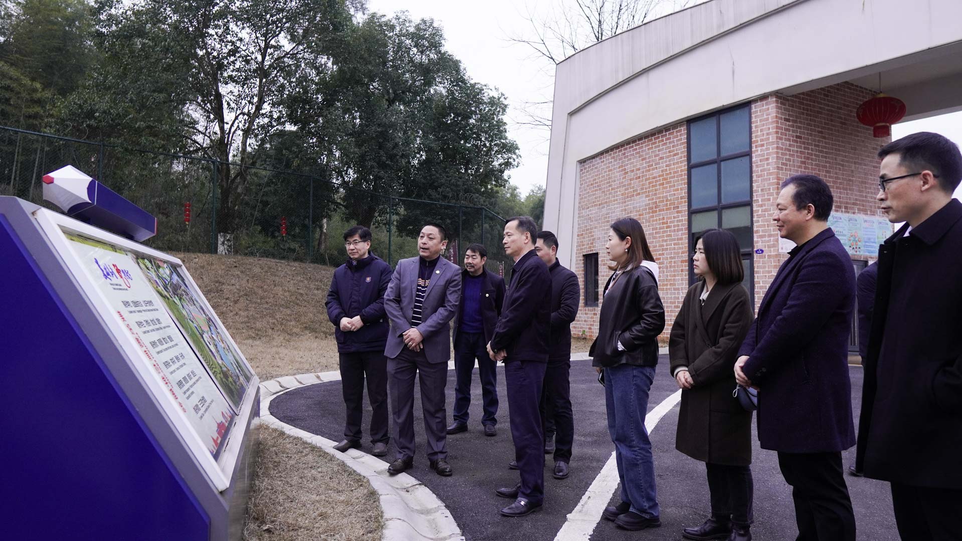 湖南省駐京辦領(lǐng)導調(diào)研郴州市遠恒佳學校、遠恒佳教育公園